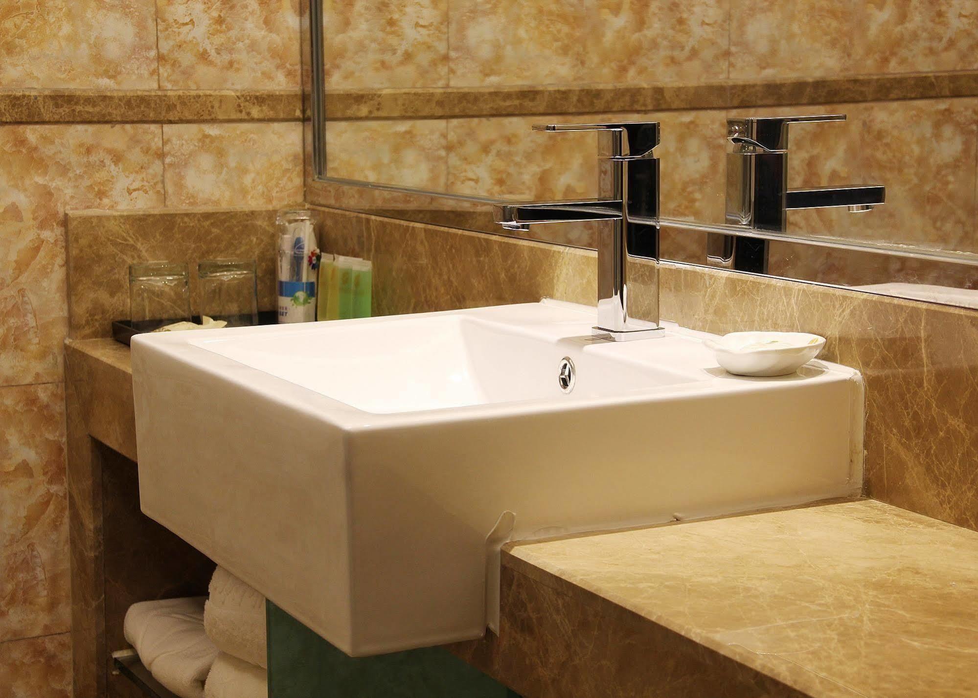 Zhuhai Platinum Holiday Hotel Buitenkant foto