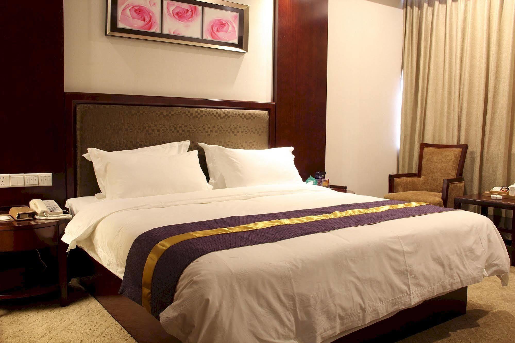 Zhuhai Platinum Holiday Hotel Buitenkant foto