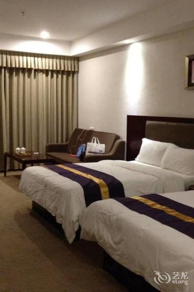 Zhuhai Platinum Holiday Hotel Buitenkant foto